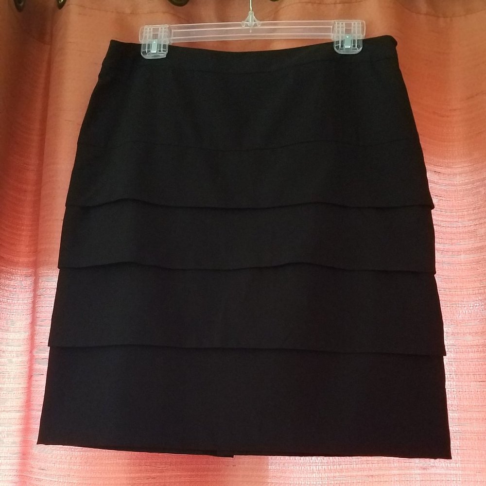 Larry Levine, Black, Size 8 Tiered Skirt